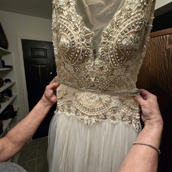 Couture beaded wedding dress 12 - Picture 15 of 15